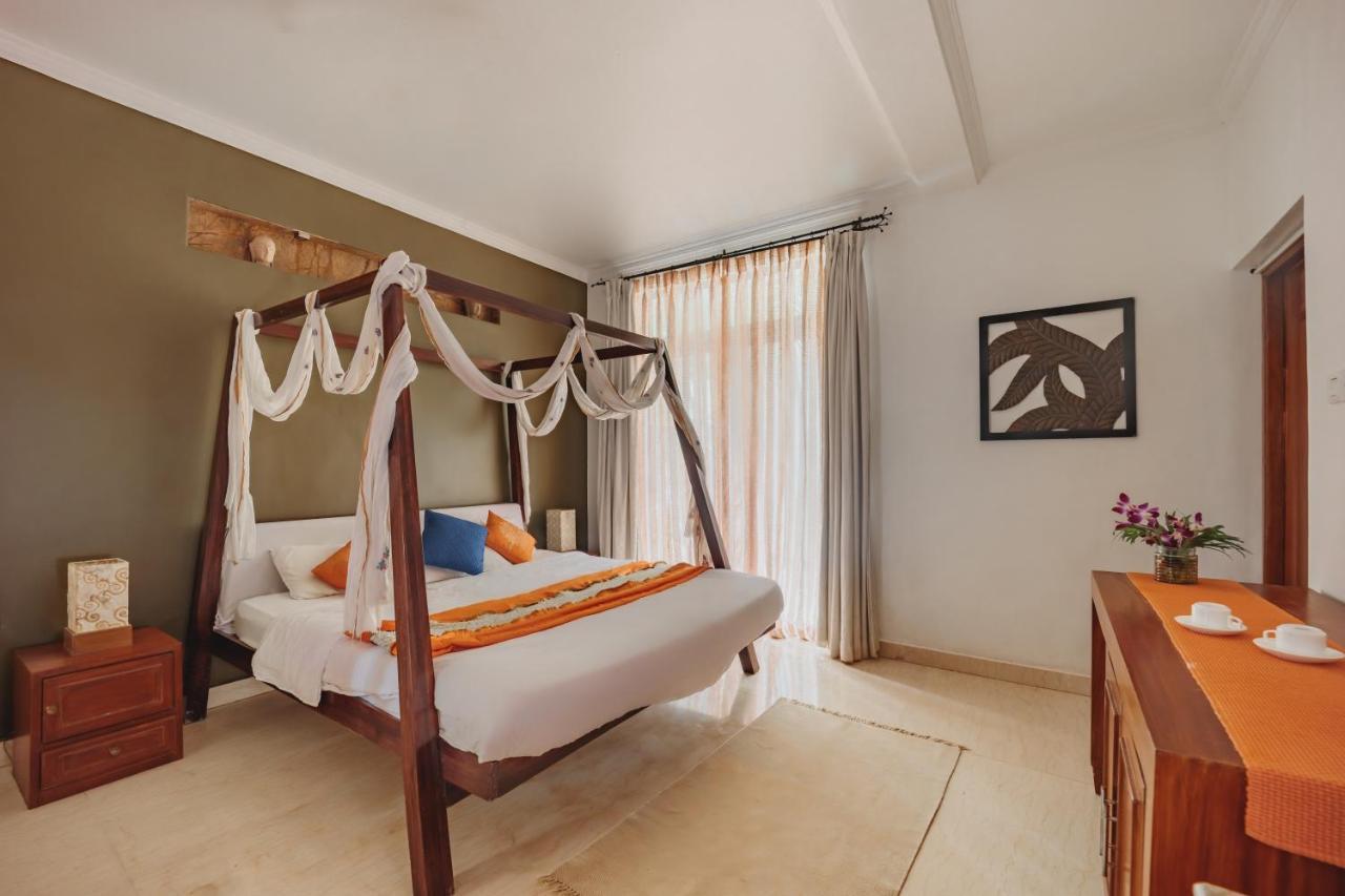 Ocean Suite Goa Dona Paula Kültér fotó