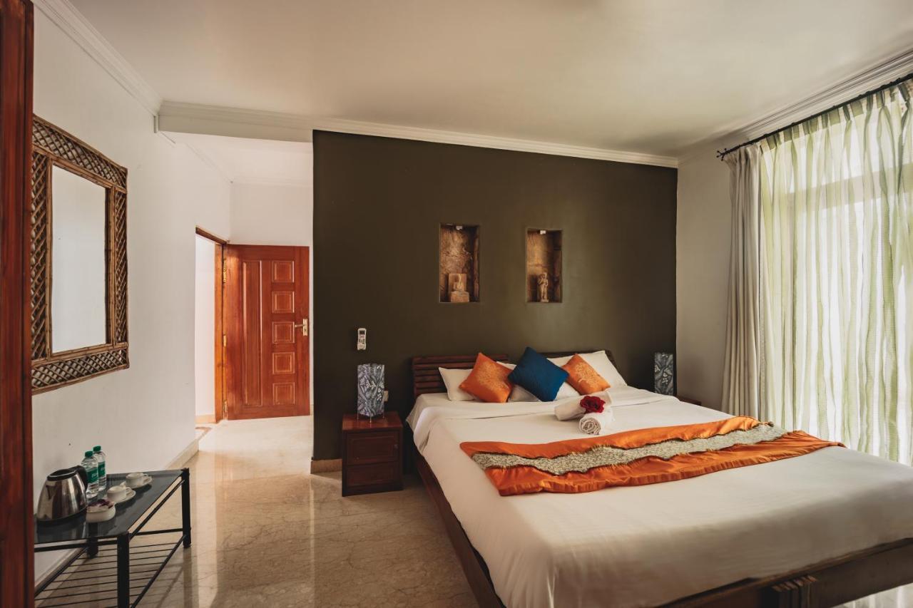 Ocean Suite Goa Dona Paula Kültér fotó